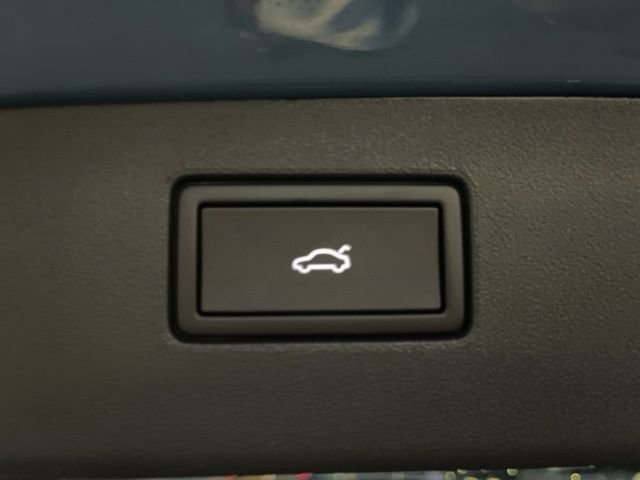 New 2026 Volkswagen Tiguan SE R-Line image 19