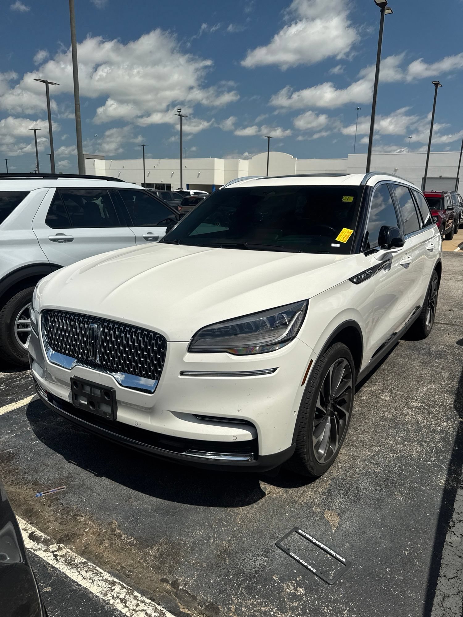 Used 2023 Lincoln Aviator Reserve w/ Equipment Group 201A AWD/4WD image 1