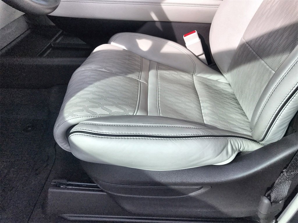 Used 2024 Lincoln Navigator L Black Label image 12