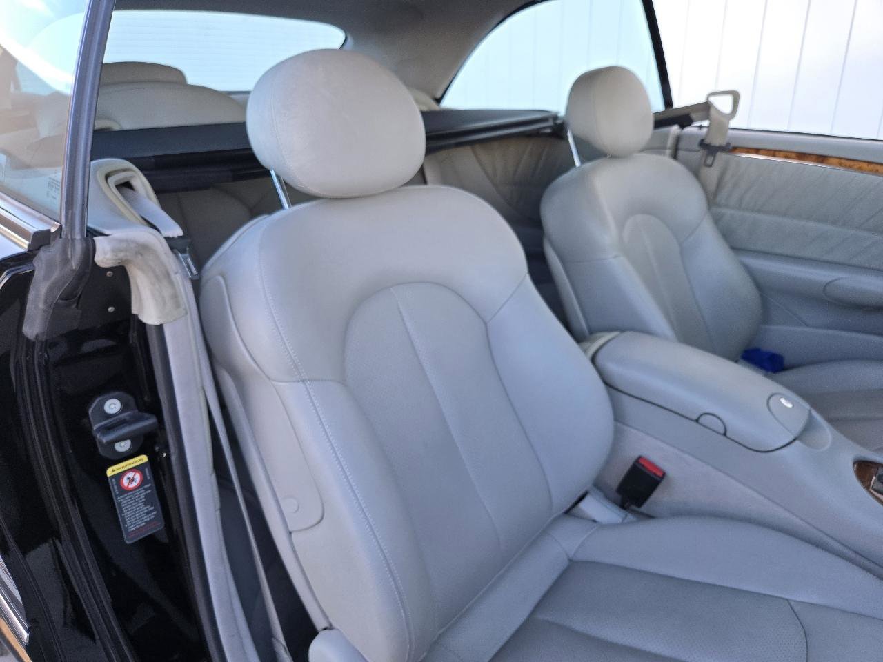 Used 2005 Mercedes-Benz CLK 500 Cabriolet image 46