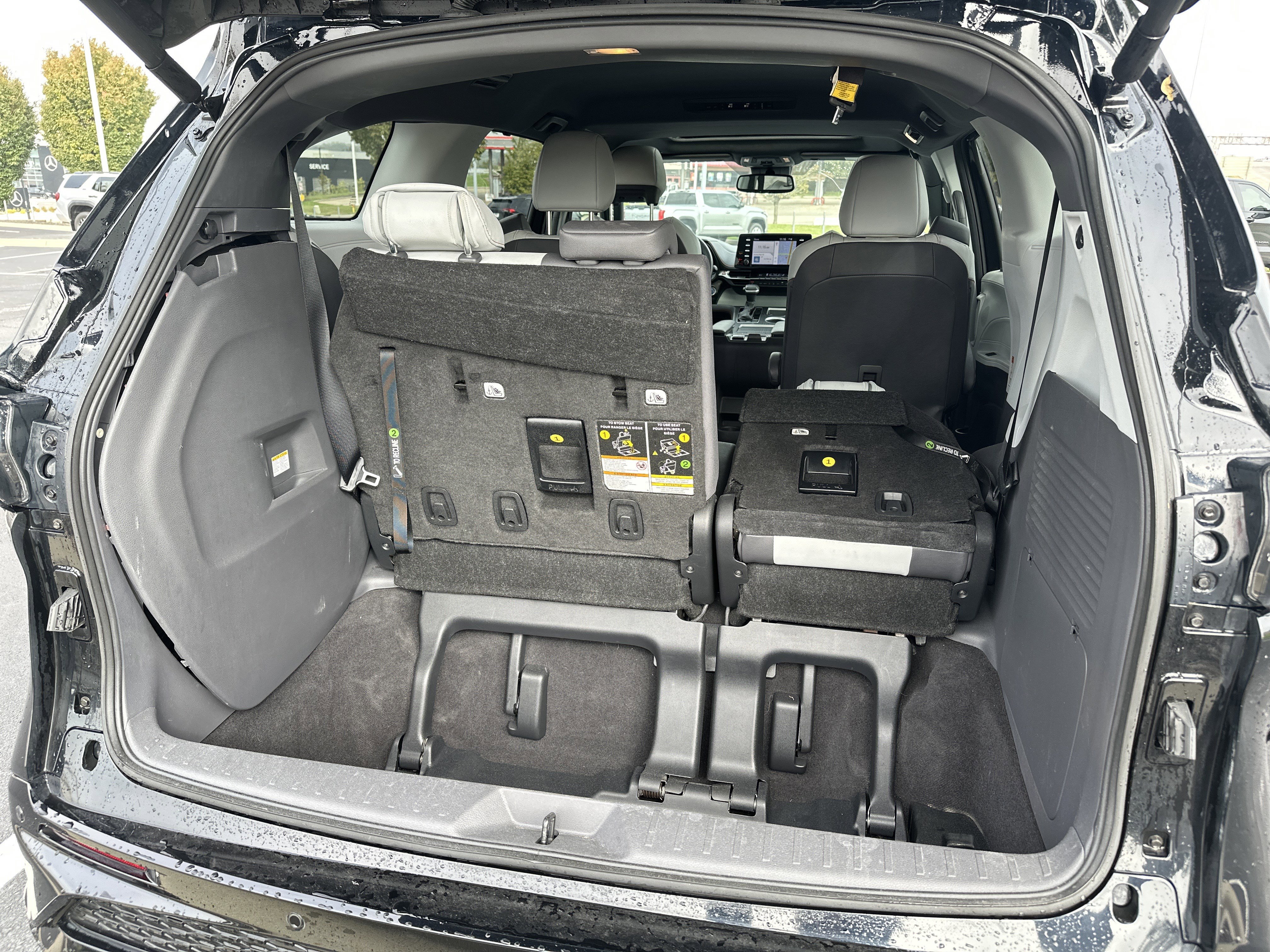 Certified 2023 Toyota Sienna XSE image 32