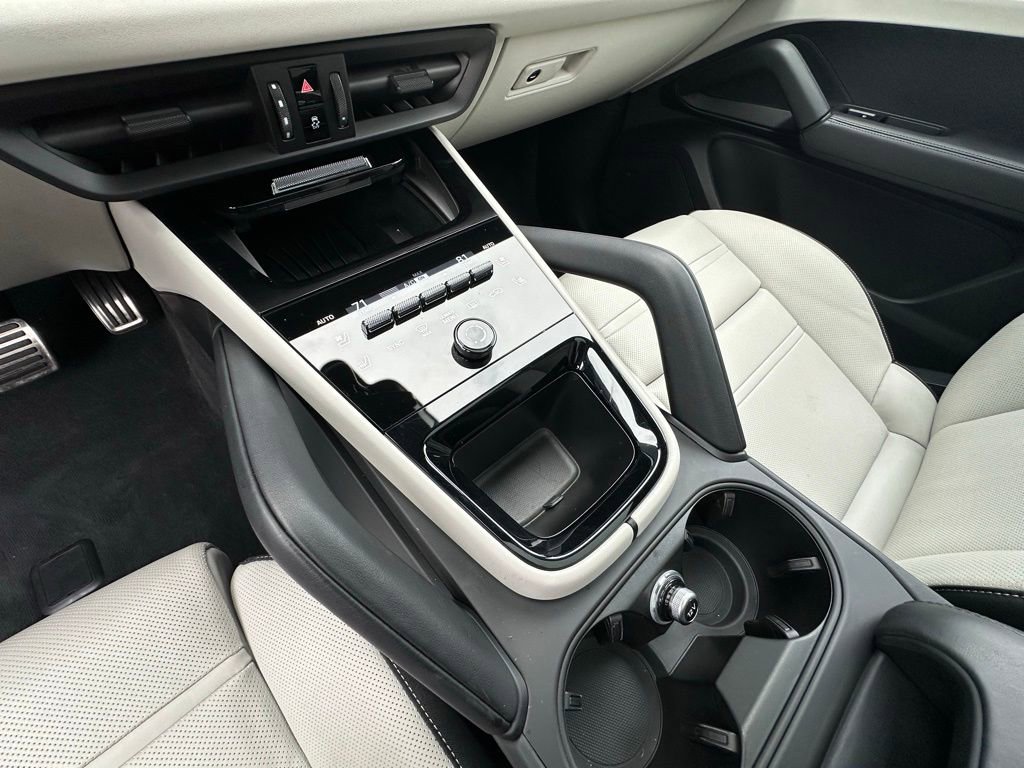 Certified 2025 Porsche Cayenne S image 29