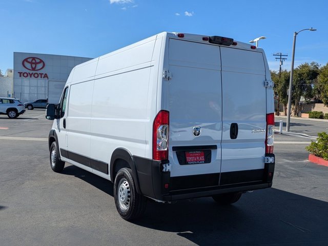 Used 2025 RAM ProMaster 2500 w/ Convenience Group image 14