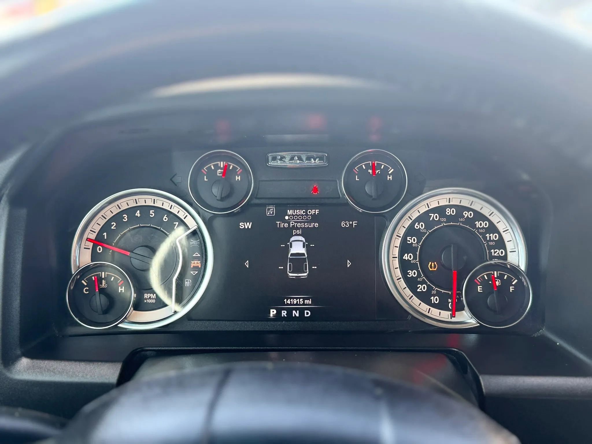 Used 2018 RAM 1500 SLT AWD/4WD image 13