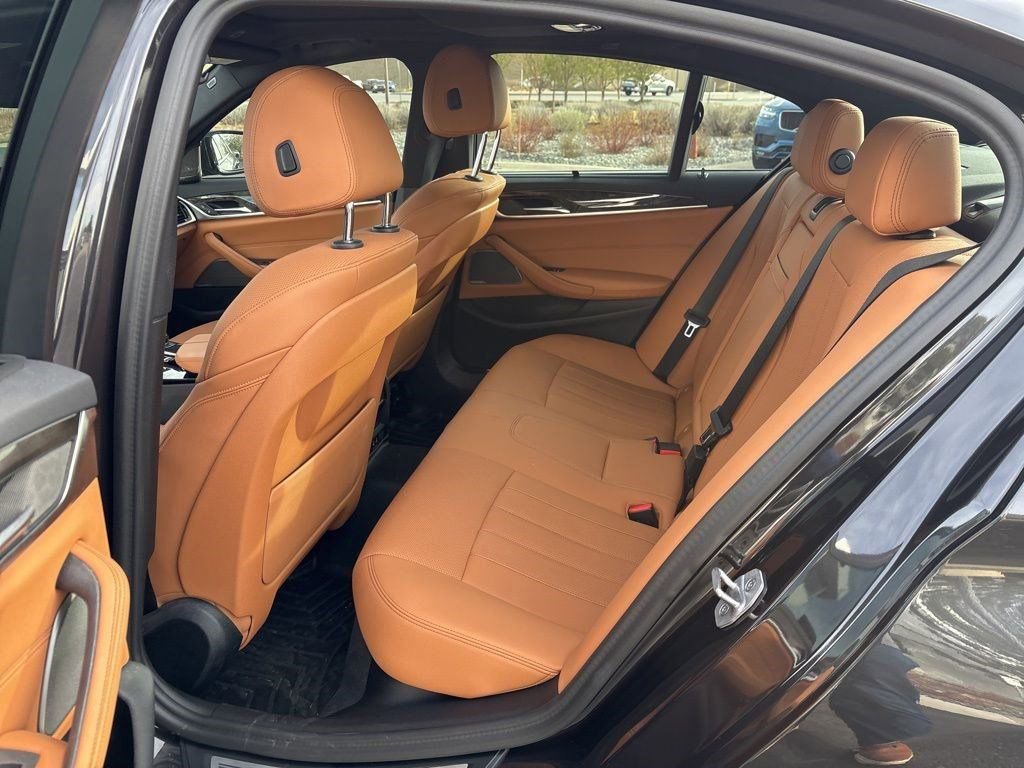 Used 2023 BMW 540i xDrive w/ Executive Package image 11