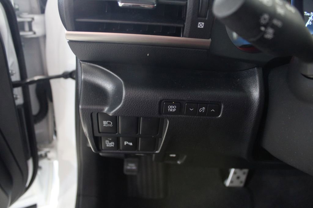 Used 2020 Lexus IS 300 F Sport w/ F Sport Package image 15