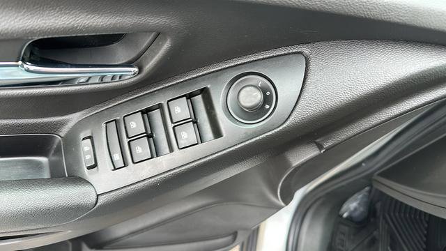 Used 2017 Chevrolet Trax LS w/ Fleet Convenience Package image 12