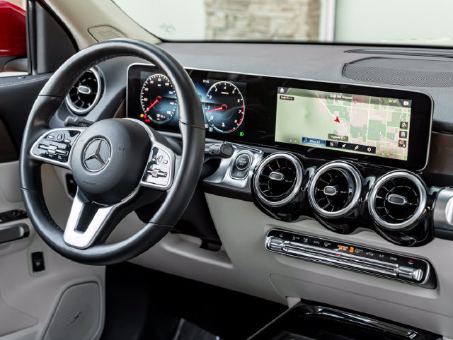 Used 2021 Mercedes-Benz GLB 250 4MATIC image 45