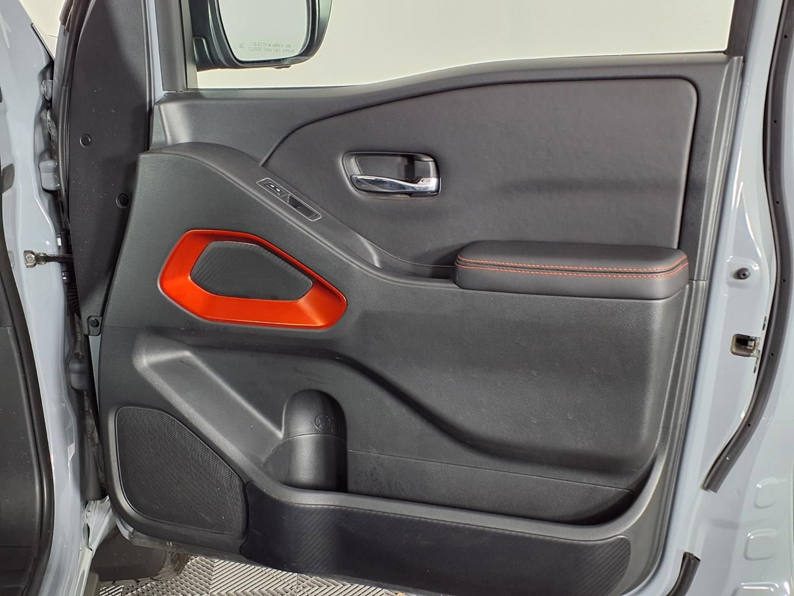 Used 2023 Nissan Frontier PRO-4X w/ Pro Convenience Package AWD/4WD image 8