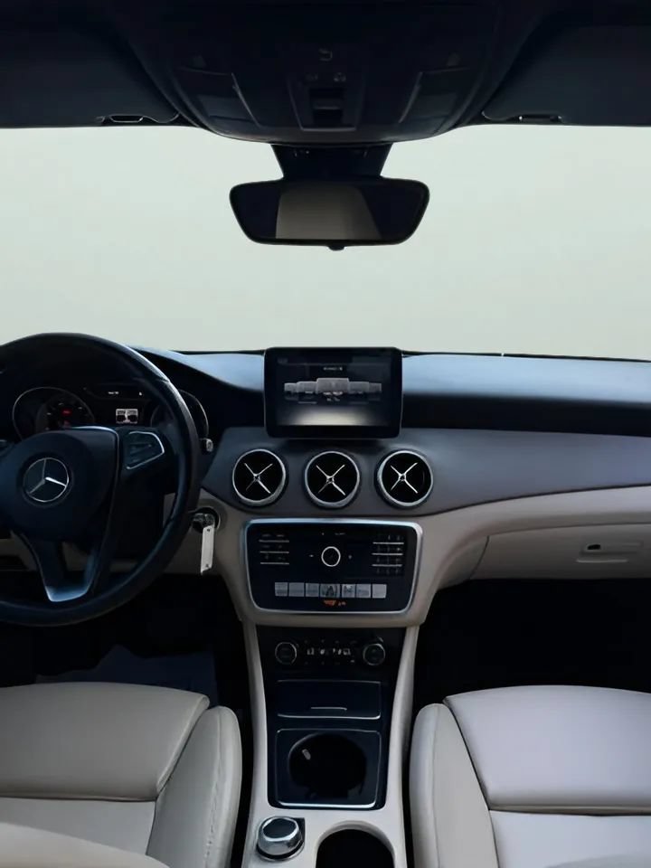 Used 2017 Mercedes-Benz CLA 250 image 21