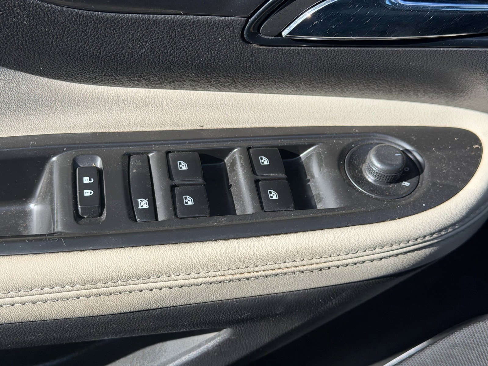 Used 2020 Buick Encore Preferred w/ Safety Package image 5