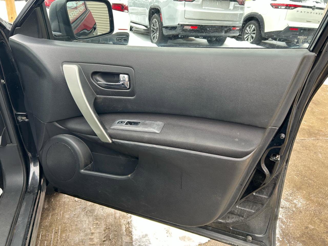 Used 2015 Nissan Rogue S w/ Convenience Package image 16