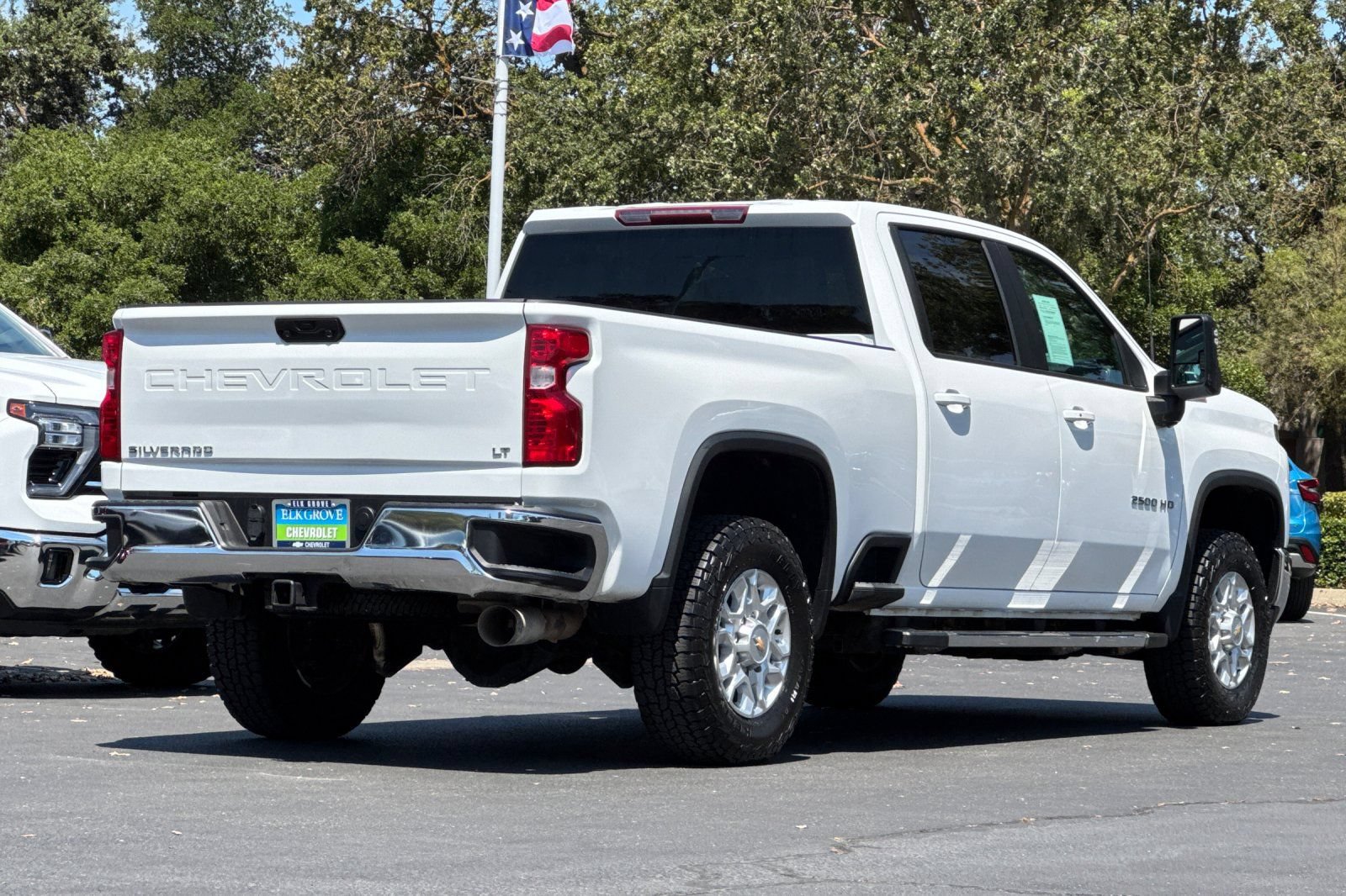 Used 2023 Chevrolet Silverado 2500 LT w/ Convenience Package AWD/4WD image 3