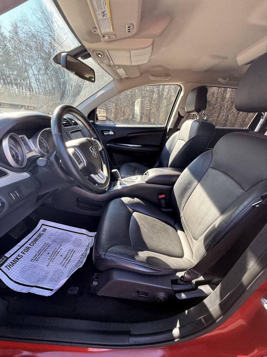 Used 2019 Dodge Journey GT w/ Driver Convenience Group AWD/4WD image 3