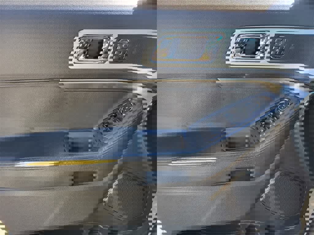 Used 2015 Ford Explorer Sport w/ Equipment Group 401A image 19