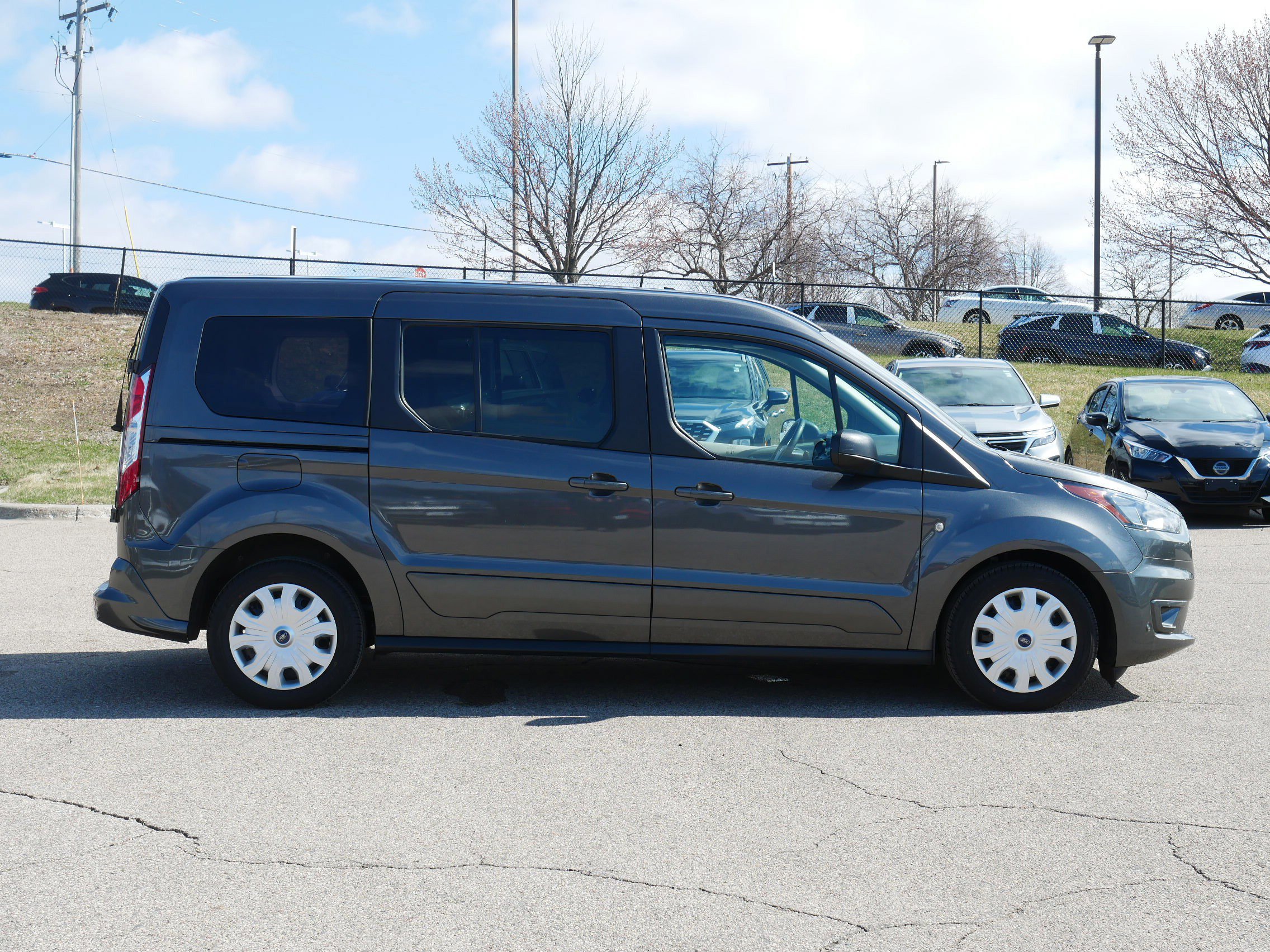 Used 2022 Ford Transit Connect XLT FWD image 5