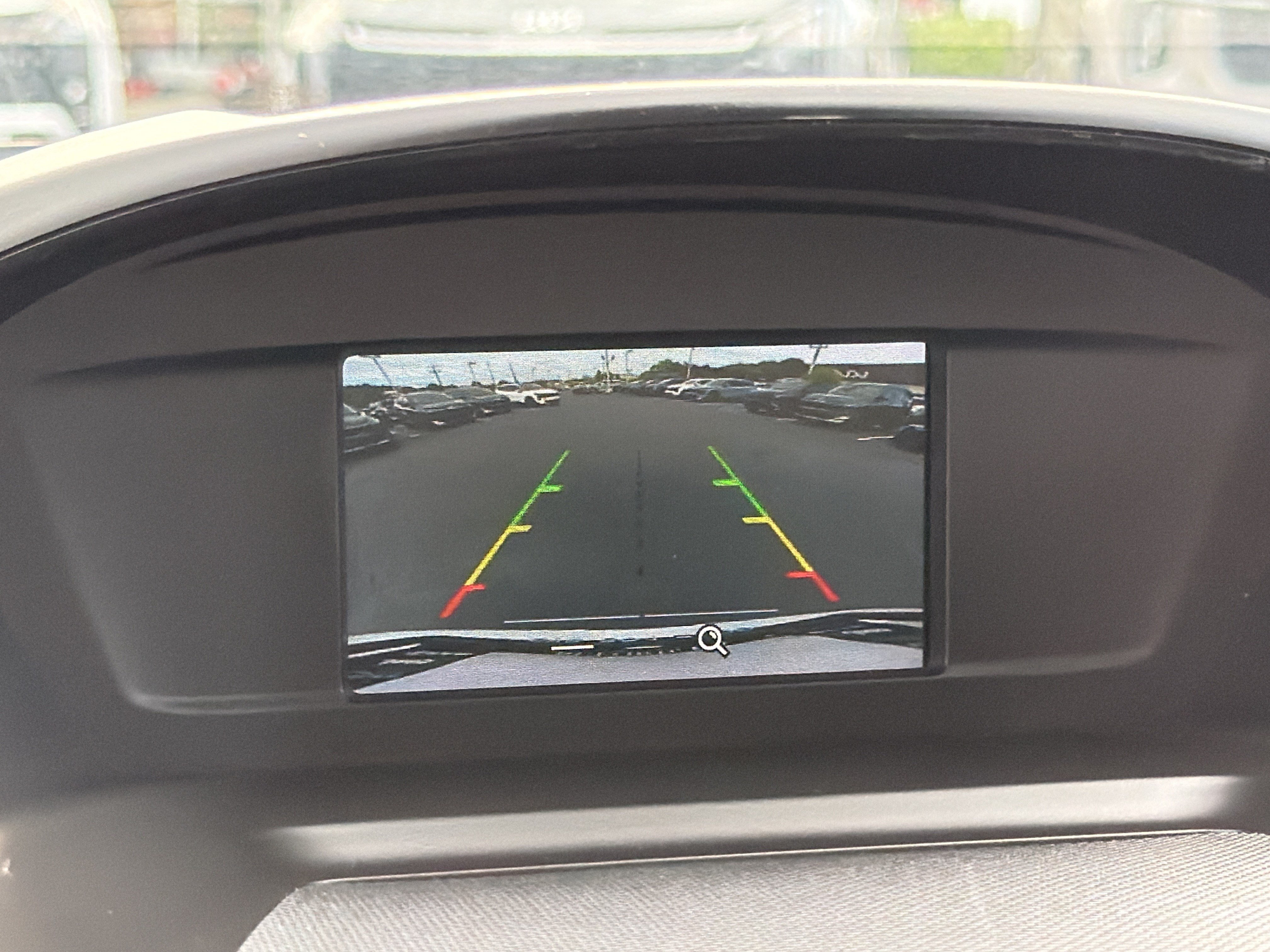 Used 2018 Ford Escape SE w/ Ford Safe & Smart Package FWD image 4