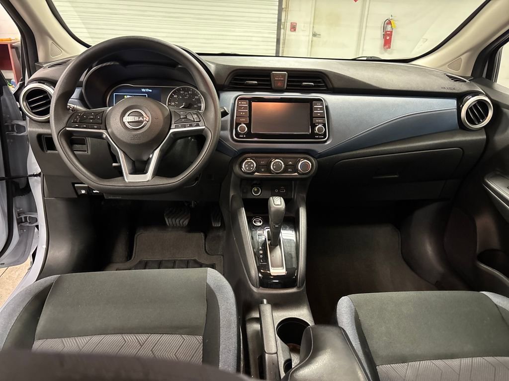 Used 2025 Nissan Versa SV image 27