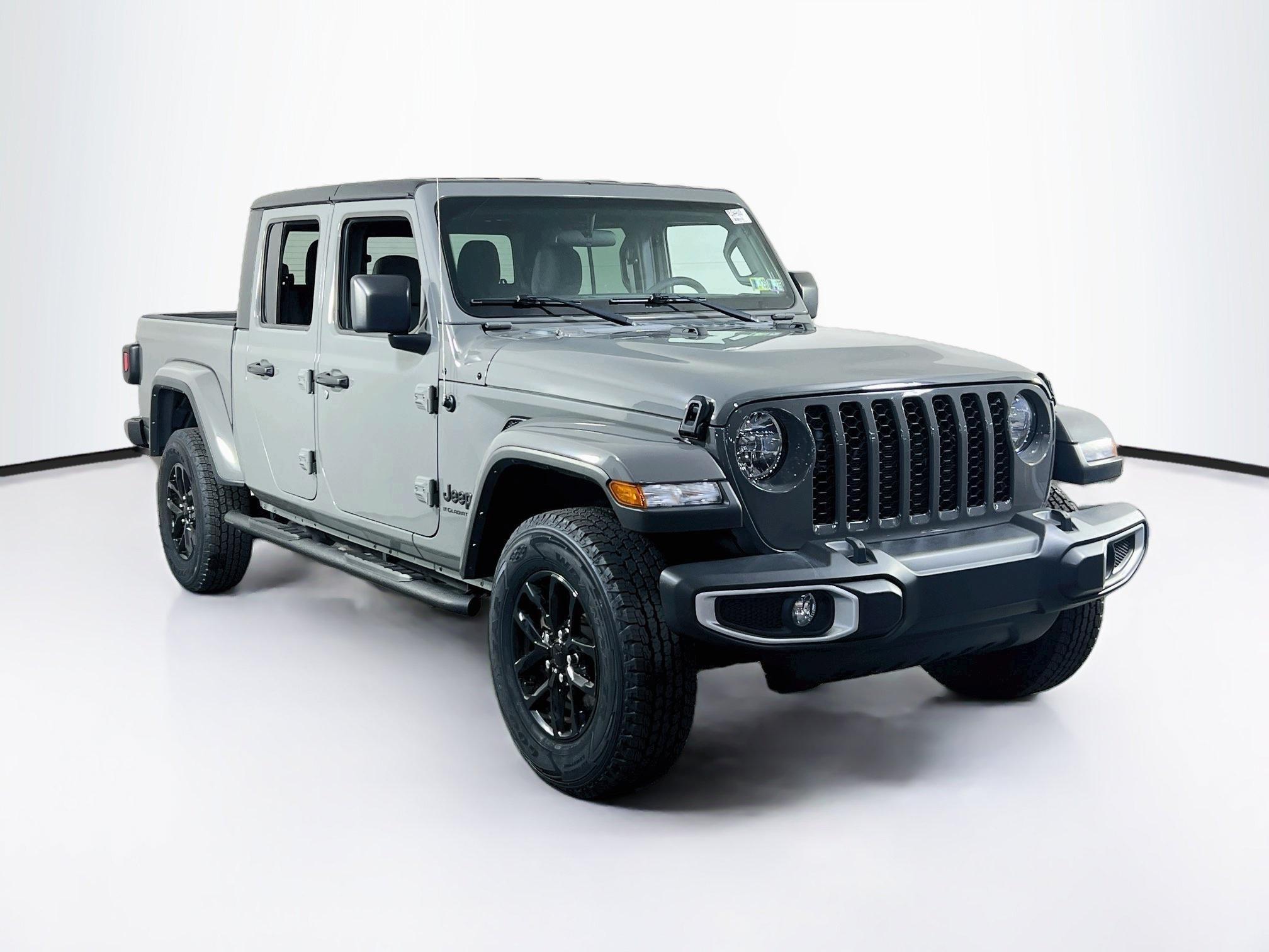 Used 2023 Jeep Gladiator Sport AWD/4WD image 3