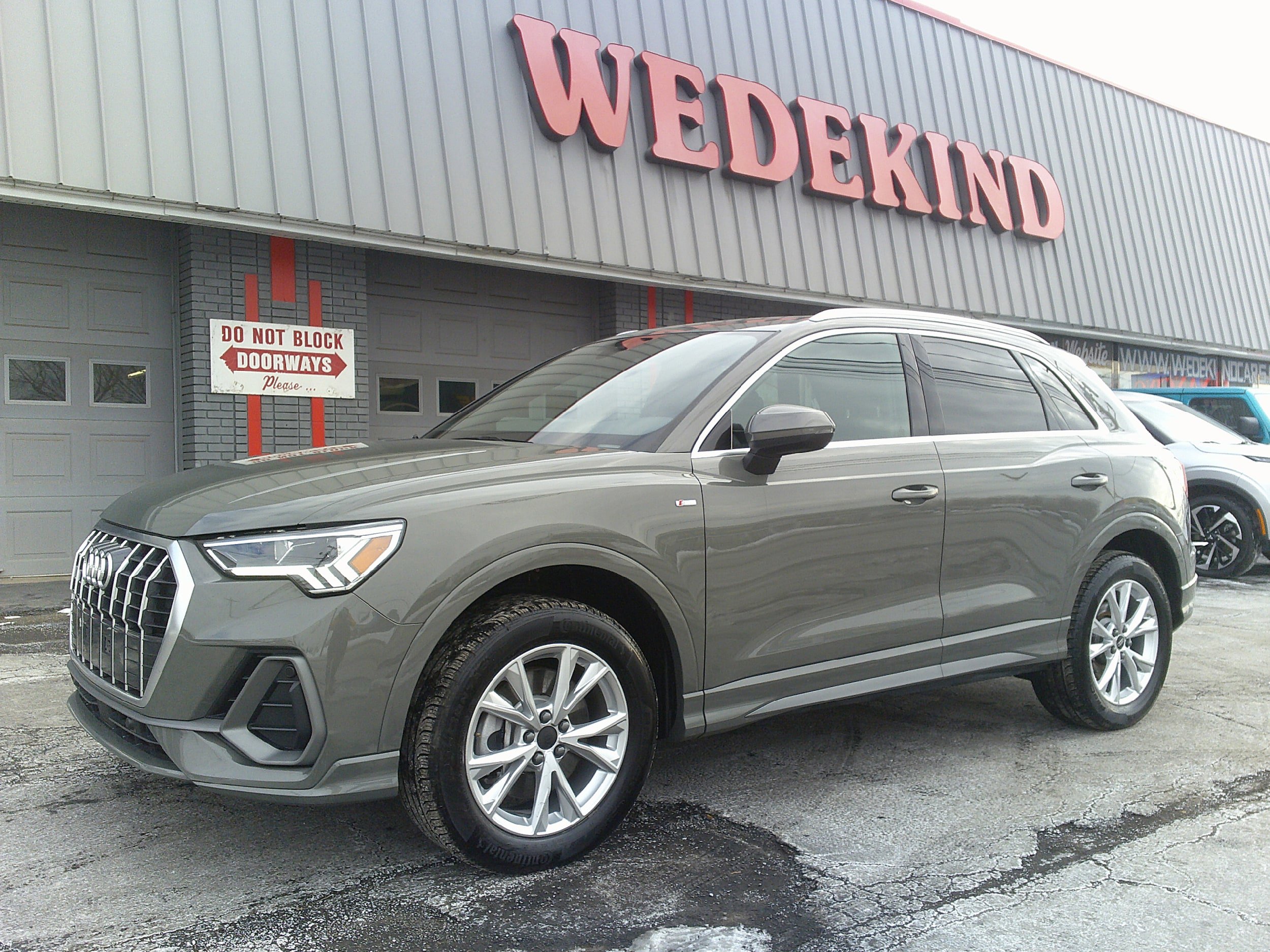 Used 2025 Audi Q3 2.0T Premium image 1
