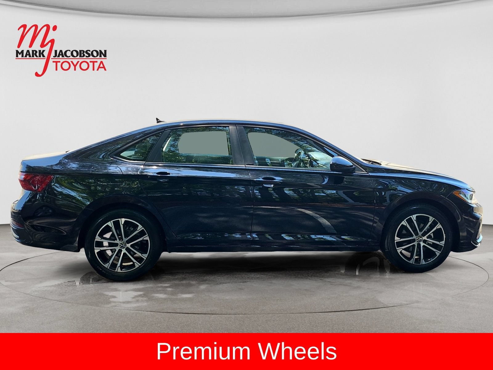 Used 2025 Volkswagen Jetta Sport FWD image 6