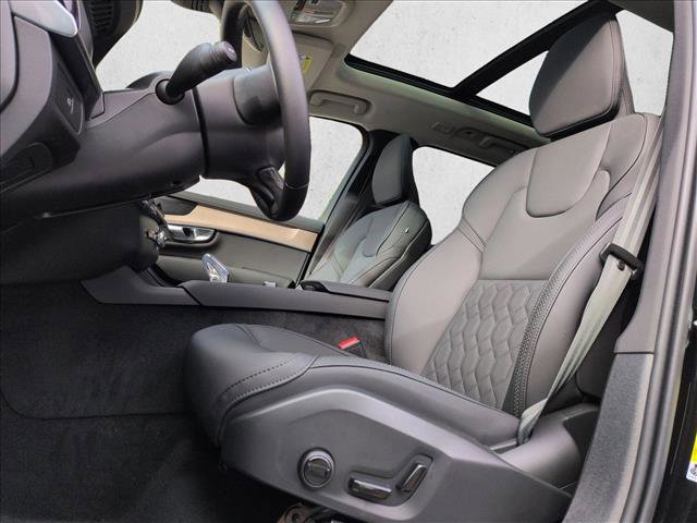 New 2026 Volvo XC90 B6 Plus w/ Protection Package image 4