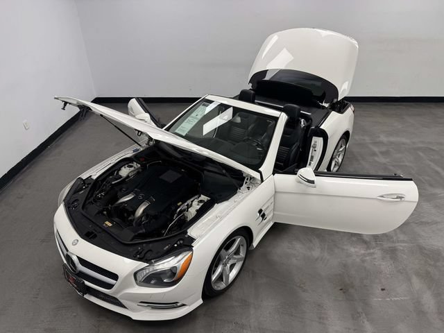 Used 2016 Mercedes-Benz SL 550 w/ Driver Assistance Package image 19