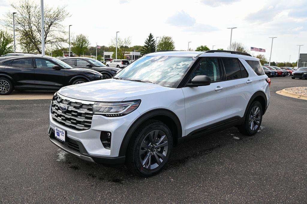 New 2026 Ford Explorer Active w/ Active Comfort Package AWD/4WD image 9