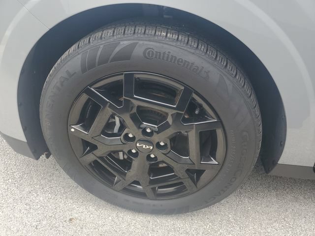 Certified 2025 Kia Carnival SX Prestige FWD image 9