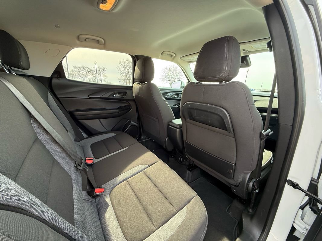 Used 2022 Chevrolet TrailBlazer LT w/ Convenience Package image 11