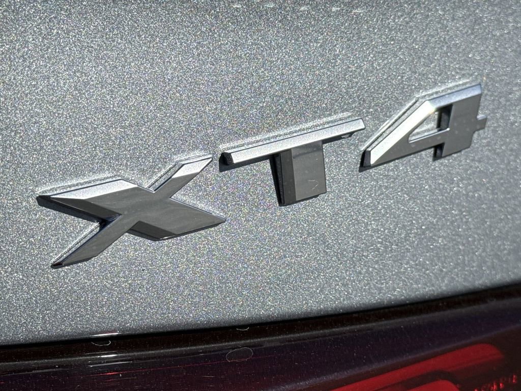 Used 2024 Cadillac XT4 Luxury image 31