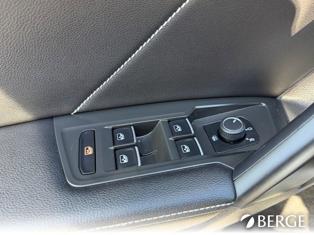 Used 2024 Volkswagen Tiguan Wolfsburg Edition image 24