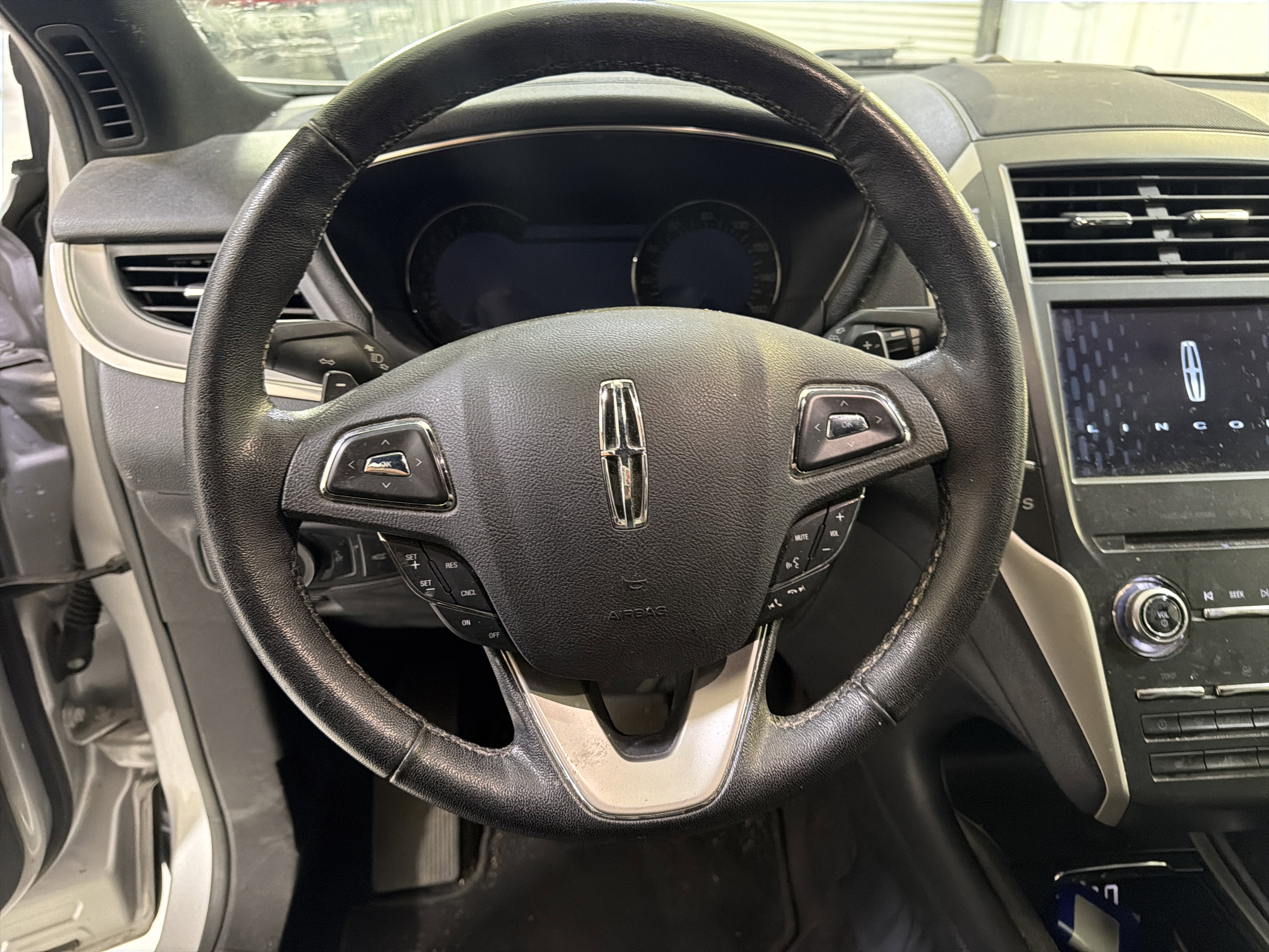 Used 2017 Lincoln MKC Premiere FWD image 14