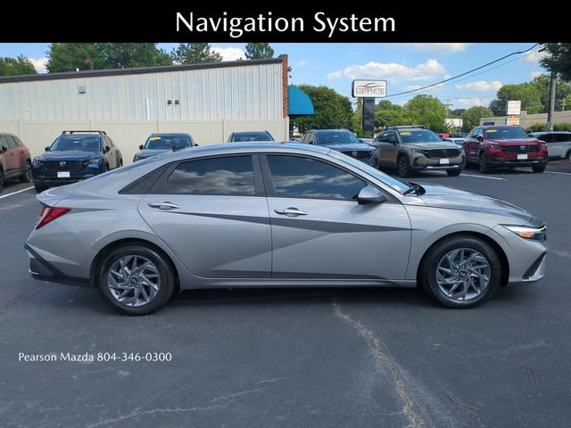 Used 2024 Hyundai Elantra SEL FWD image 3