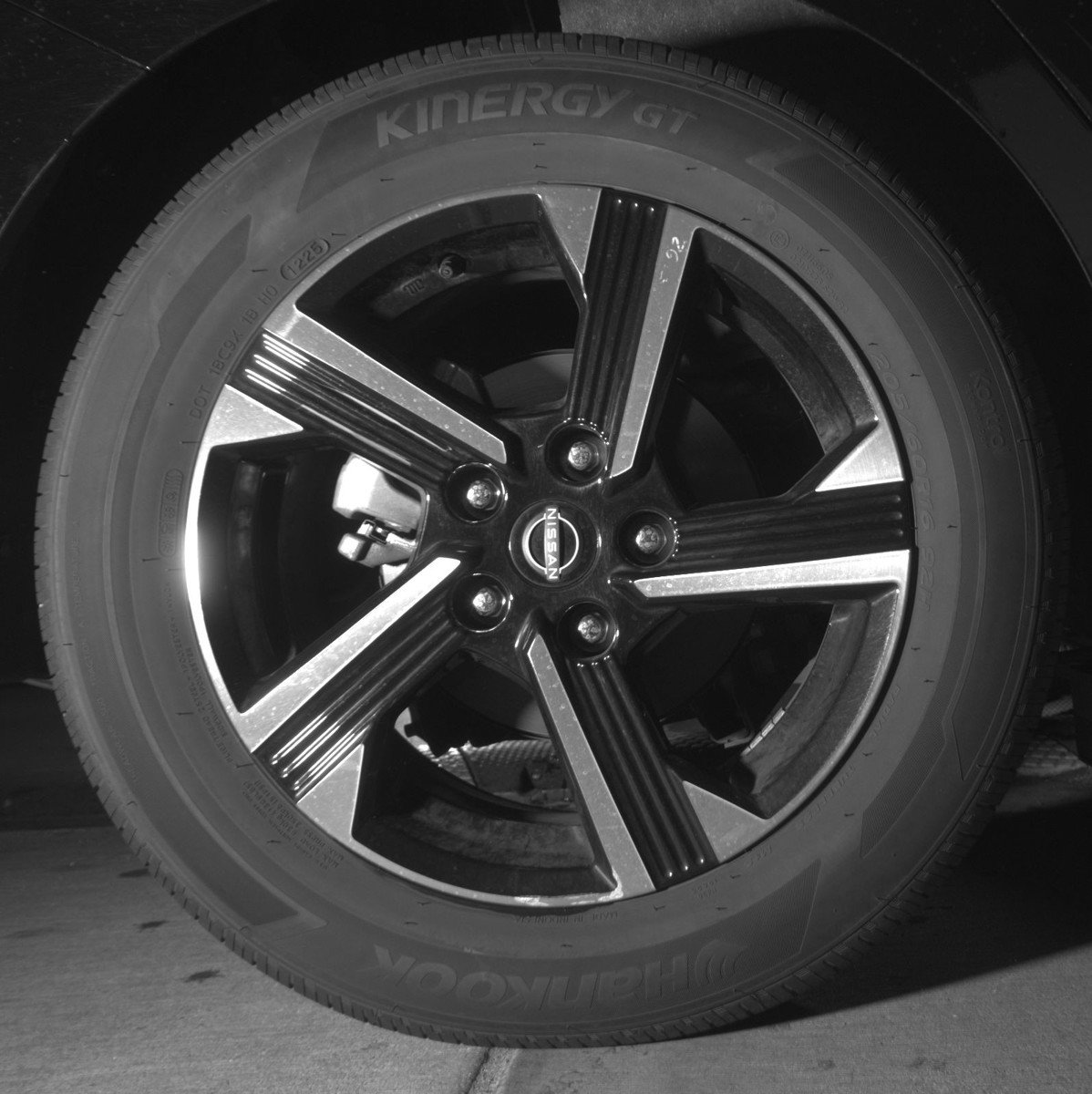 Used 2025 Nissan Sentra SV FWD image 15