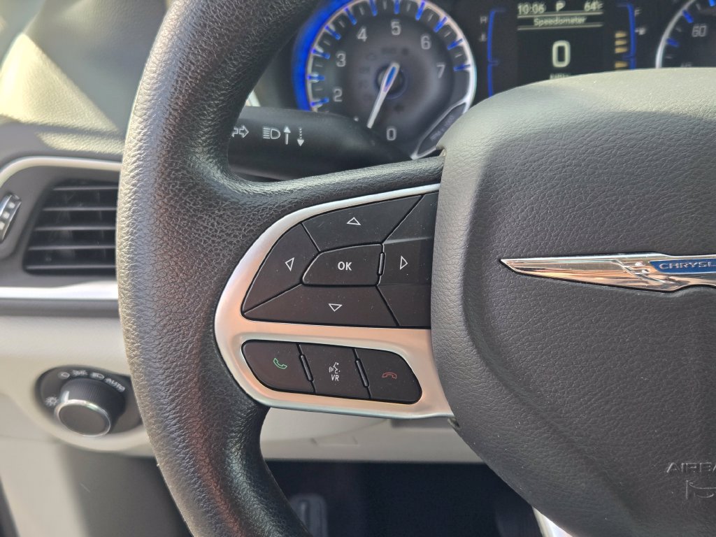 Used 2019 Chrysler Pacifica LX FWD image 37