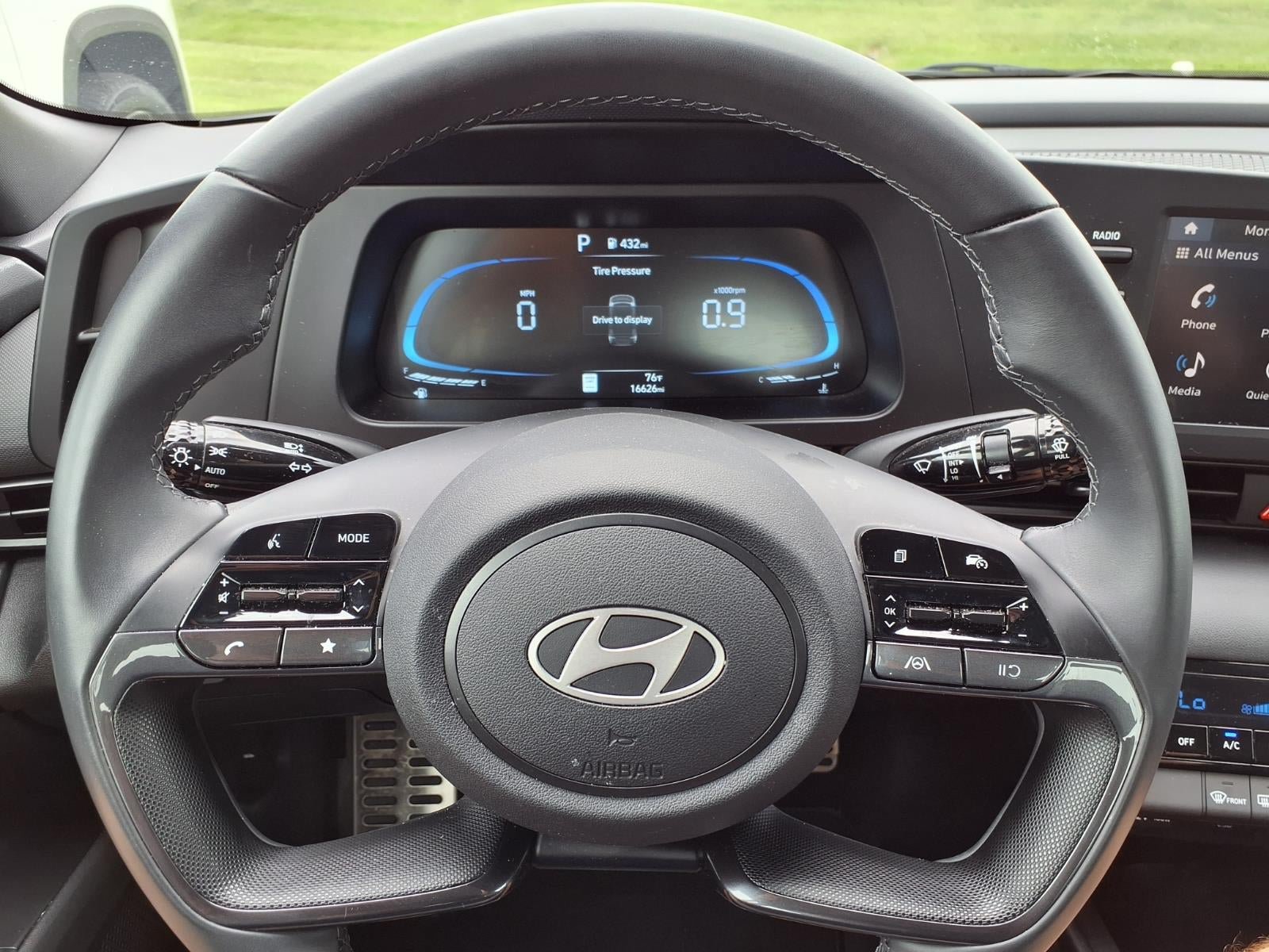 Used 2025 Hyundai Elantra Sport FWD image 10