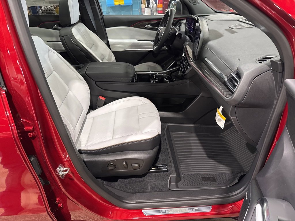 New 2026 Chevrolet Traverse High Country w/ LPO, Floor Liner Package image 45