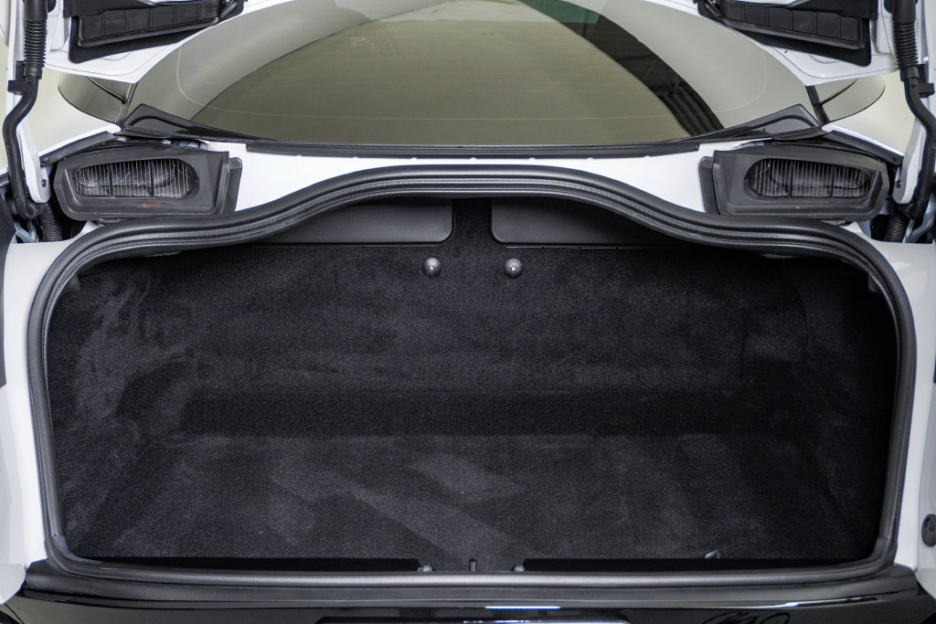 Used 2024 Aston Martin DB12 Coupe RWD image 33