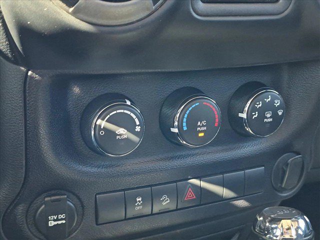 Used 2015 Jeep Wrangler Unlimited Sport w/ Connectivity Group AWD/4WD image 14