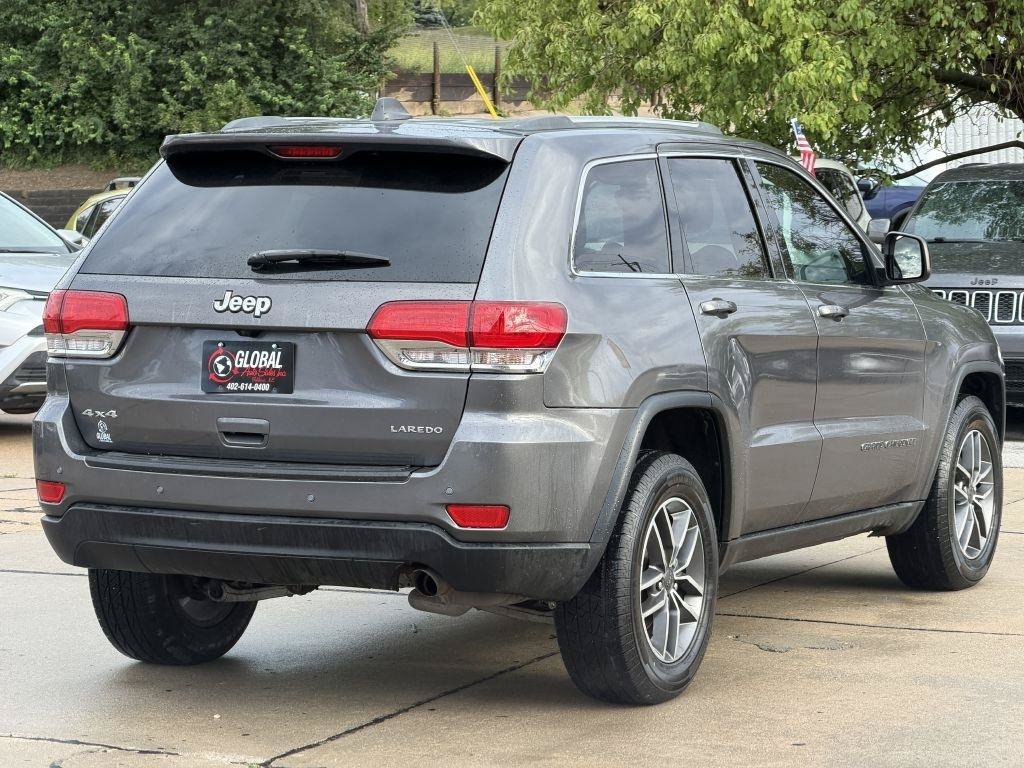 Used 2020 Jeep Grand Cherokee Laredo w/ 18" Wheel & 8.4" Radio Group AWD/4WD image 6