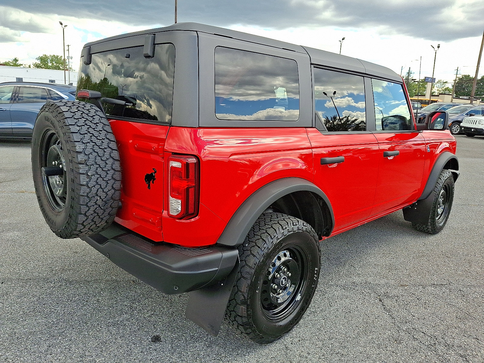 Used 2023 Ford Bronco Black Diamond image 7