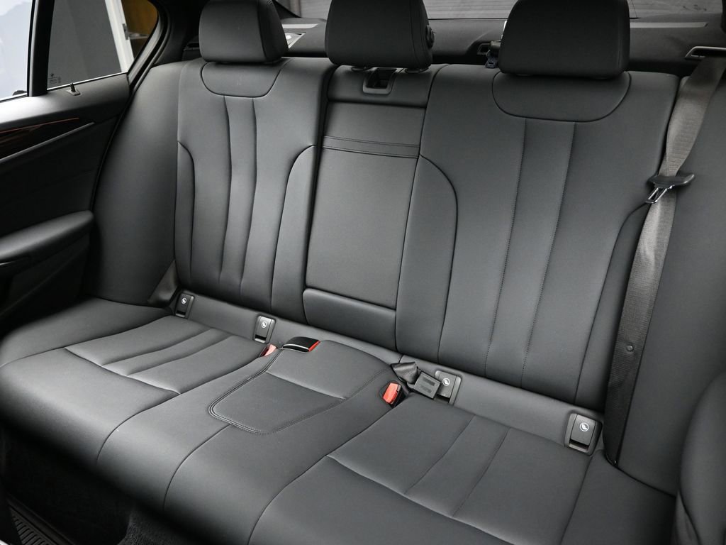 Used 2019 BMW 530i xDrive w/ Convenience Package image 25