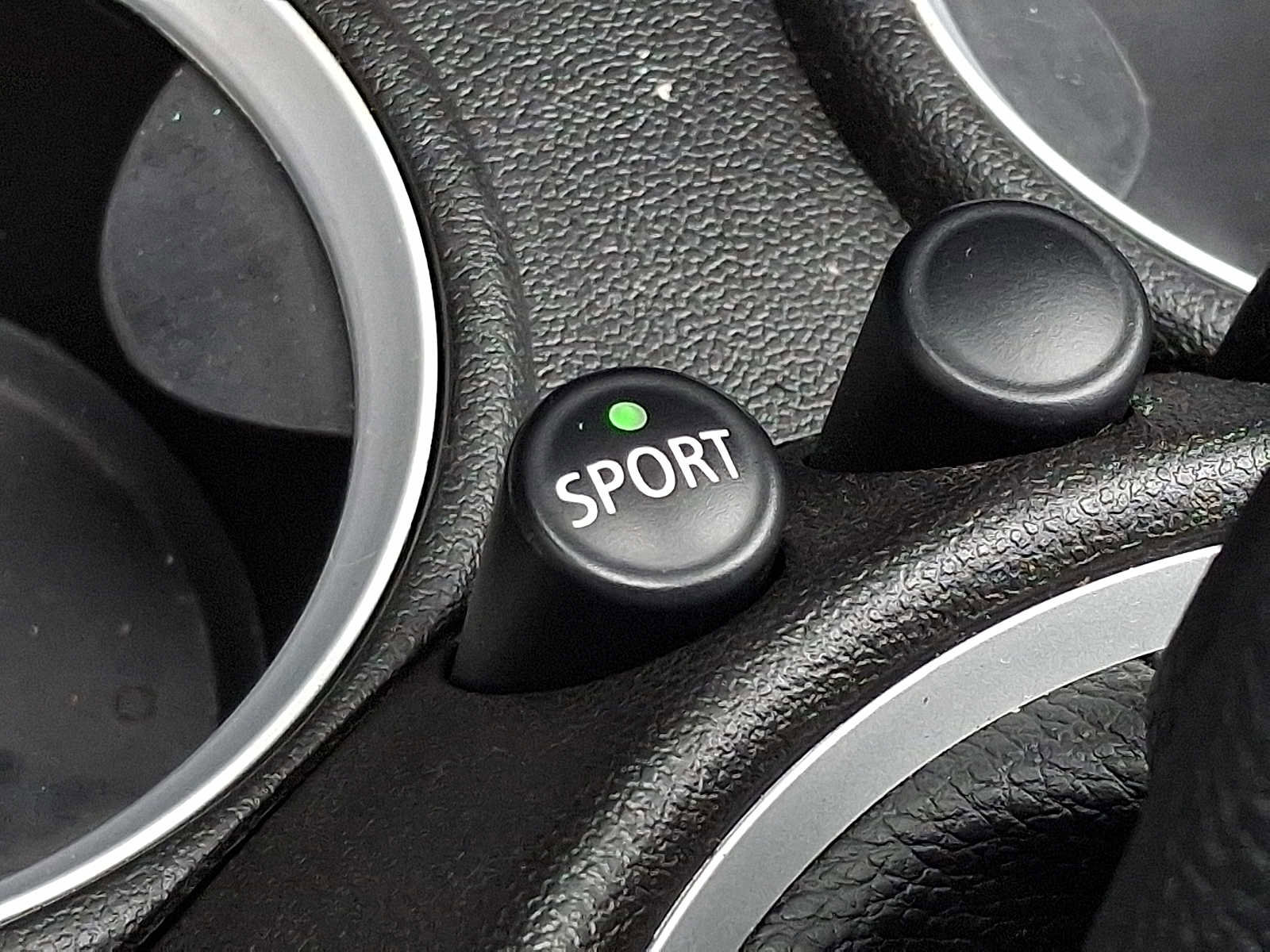 Used 2015 MINI Cooper S image 24