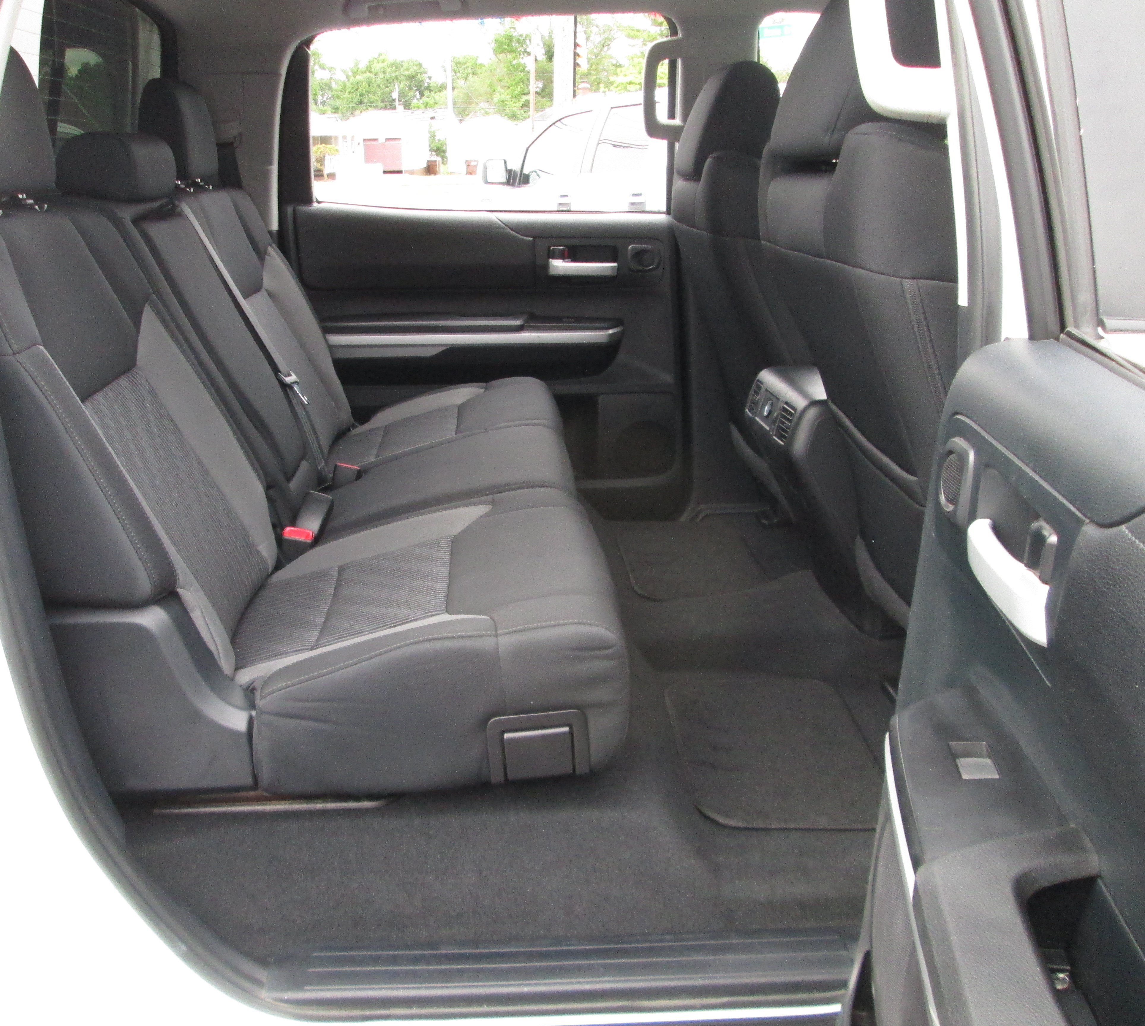 Used 2015 Toyota Tundra SR5 w/ TRD Off Road Package AWD/4WD image 15