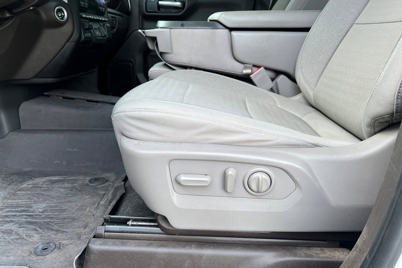 Used 2020 GMC Sierra 1500 SLE w/ SLE Value Package image 12