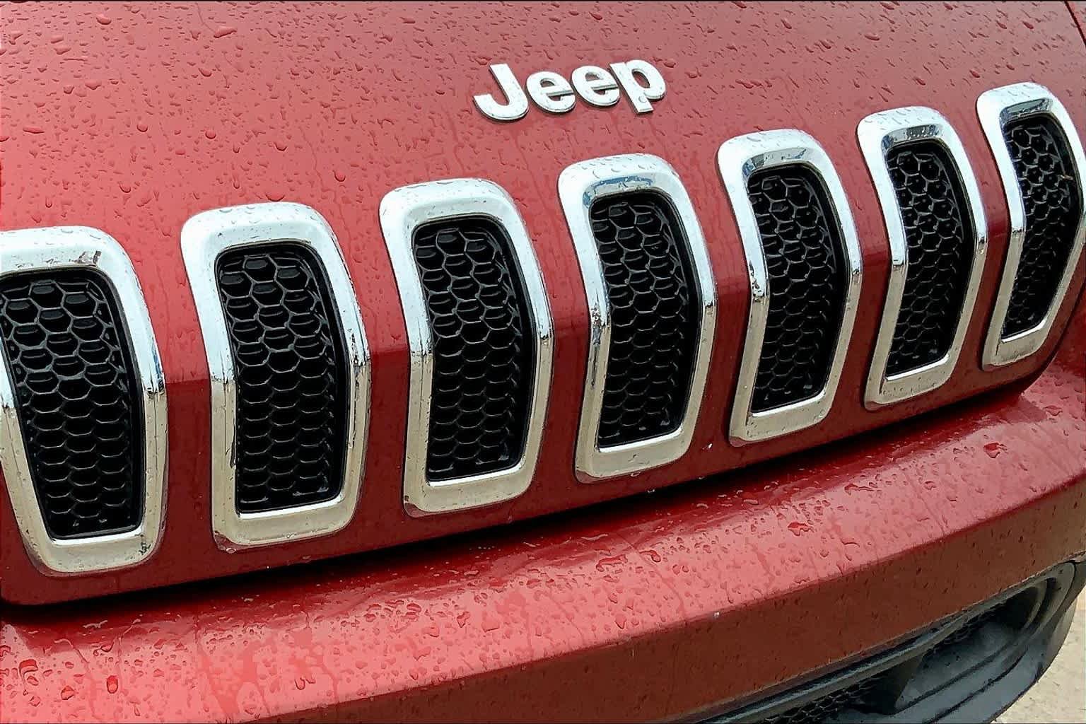 Used 2015 Jeep Cherokee Latitude w/ Comfort/Convenience Group FWD image 30
