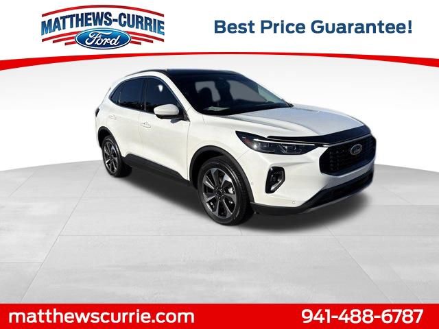 Certified 2023 Ford Escape Platinum w/ Premium Technology Package AWD/4WD image 1