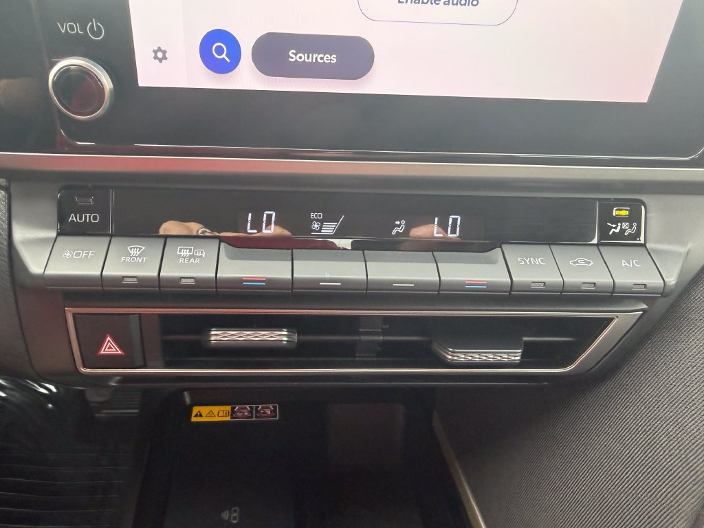 Used 2025 Toyota Camry LE FWD image 40