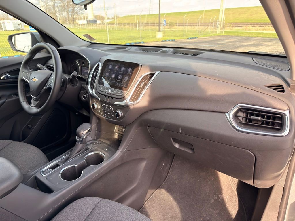 Used 2024 Chevrolet Equinox LT image 32